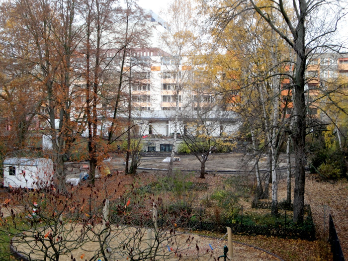 Bild gelaende.jpg
Foto: Erste Aktivschule Charlottenburg (Berlin)