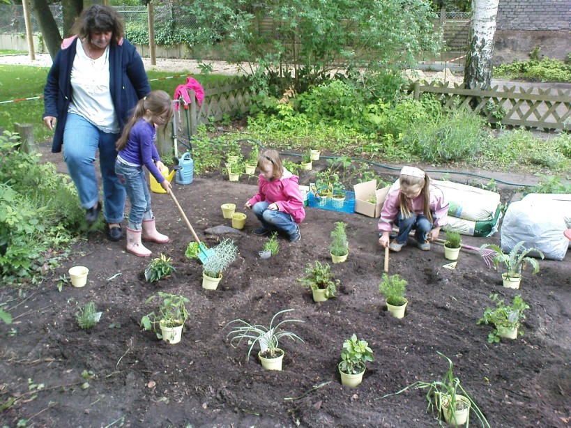 Bild schulgarten1.jpg
Foto: Erste Aktivschule Charlottenburg (Berlin)